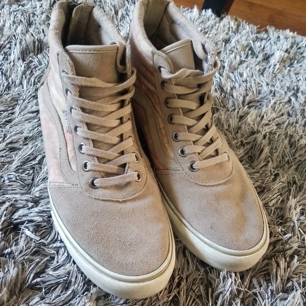 **SOLD***Hightop Vans